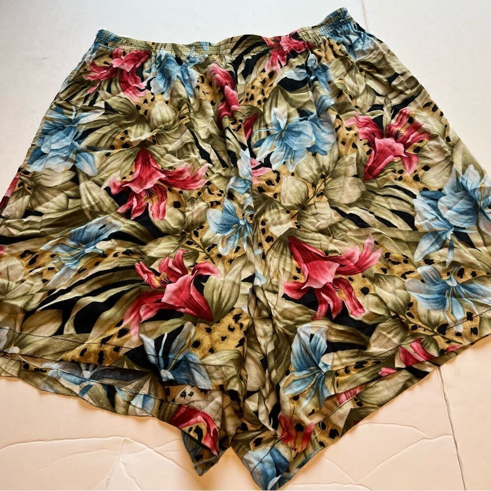 Bentley Women's Bermuda Shorts Green, Blue Multi Floral Size 20W